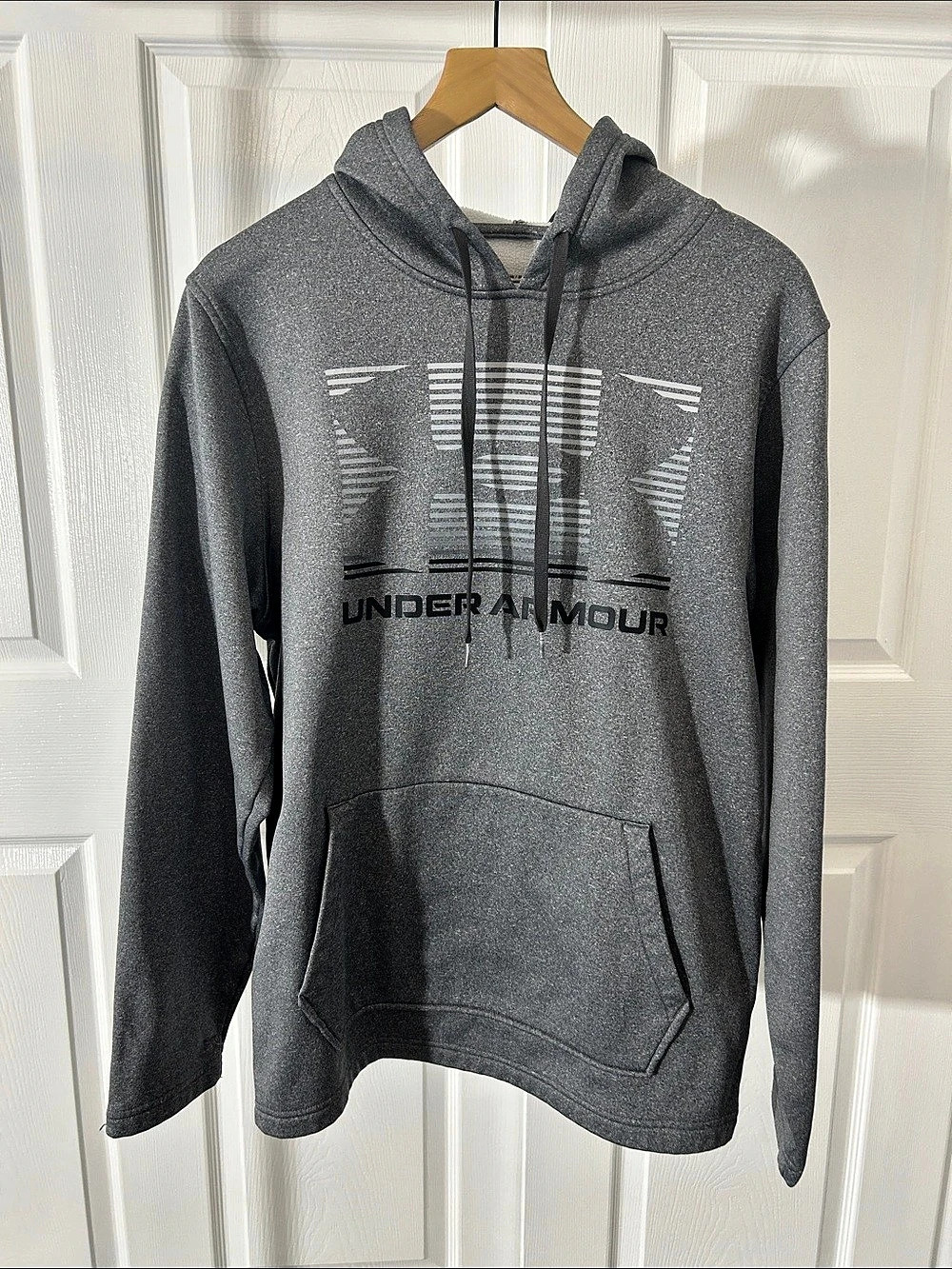 Under Armour Men's Graphic Hoodie Gray Size Medium